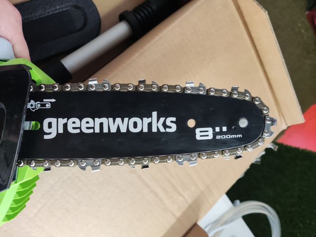 Greenworks 40V 2.6m Podadora de Pértiga, Sierras 