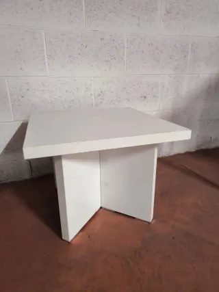 Tavolino bianco moderno