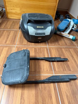 Baúl y Soporte Shad MT-09 V1