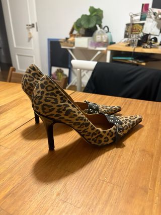 Zapatos tacón piel leopardo