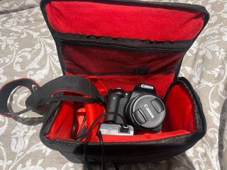 Canon EOS 77D + Objetivo