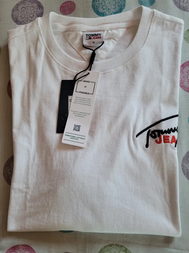 Camiseta Tommy Jeans original a estrenar.