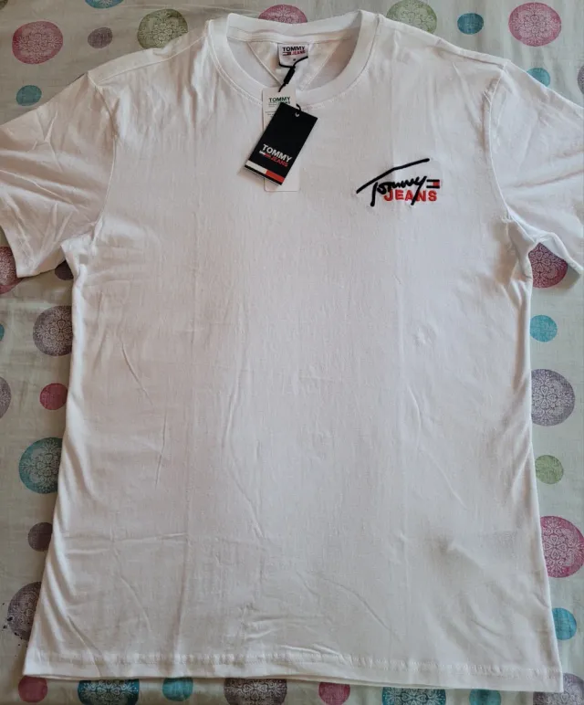 Camiseta Tommy Jeans original a estrenar.