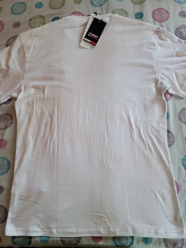 Camiseta Tommy Jeans original a estrenar.