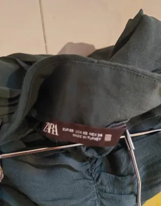 Falda Zara verde volantes Talla XS