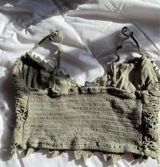 Top Bershka Crochet Verde Talla XS