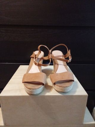 Cuñas tacón corcho beige/marrón