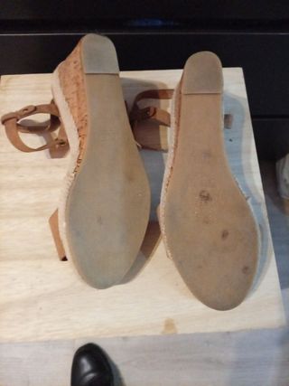 Cuñas tacón corcho beige/marrón