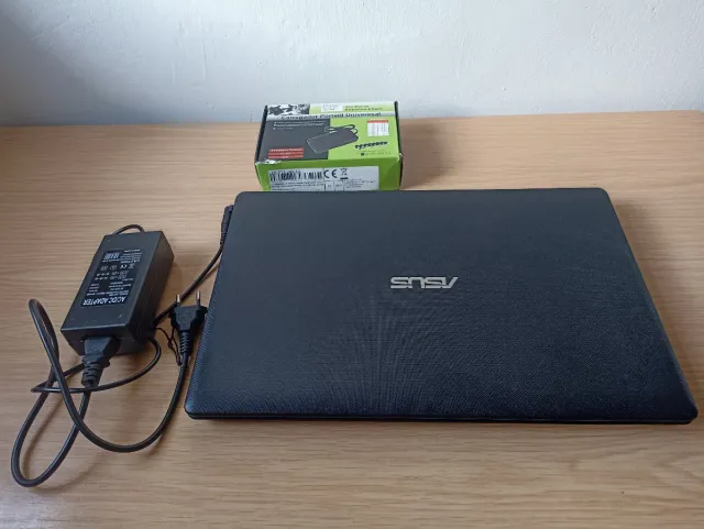 Portátil ASUS I3 X552CL 3217U 1.80 ghz
ordenador