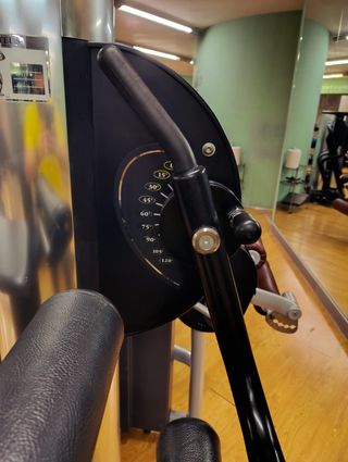 Gluteus Machine - New Form Oxide