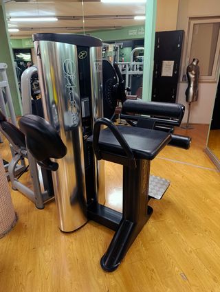 Gluteus Machine - New Form Oxide