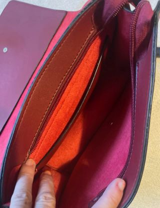 Bolso de mano con banda bicolor