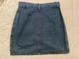 Falda vaquera con botones