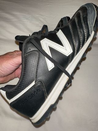 Zapatillas fútbol New Balance Negras de piel