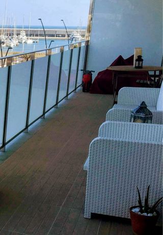 Piso con terraza y plaza de parking incluida