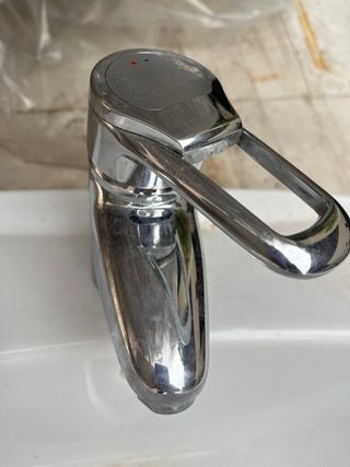 Lavabo Roca con pedestal y grifo