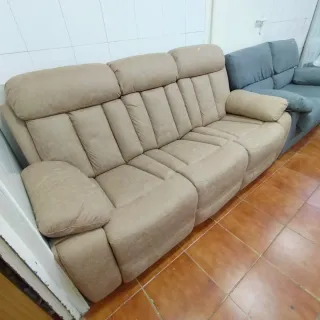 Sofá beige de 3 plazas