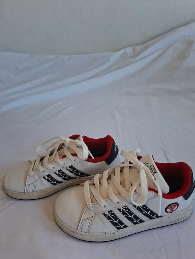 Zapatillas Adidas Spiderman Niños