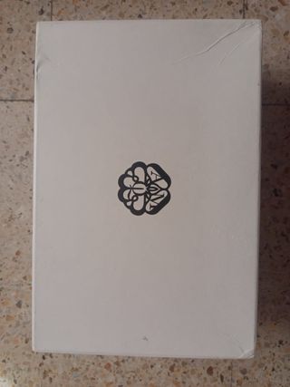 Sneakers bianche e nere Alexander McQueen