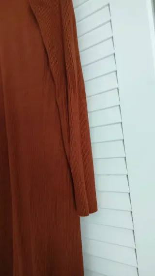 Conjunto vestido y chaqueta caldera de punto,