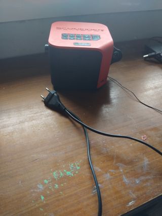 Reloj Despertador Proyector Schneider Rojo