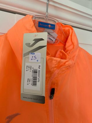 Chubasquero Joma con gorro mujer naranja