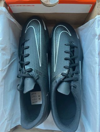 Zapatillas Nike Phantom Fútbol Negras Blancas