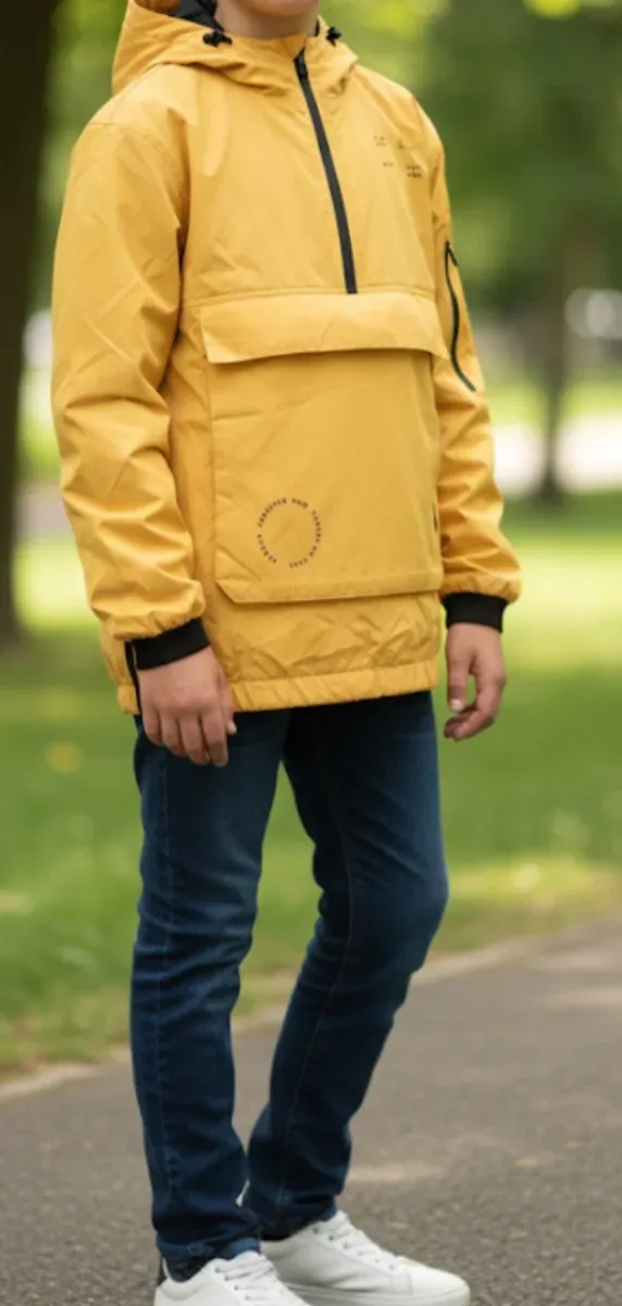 Cazadora canguro Zara niño cremallera lateral