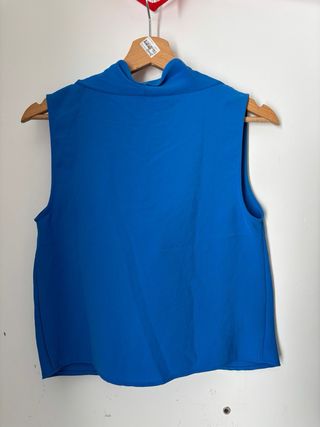 Top Zara azul escote drapeado