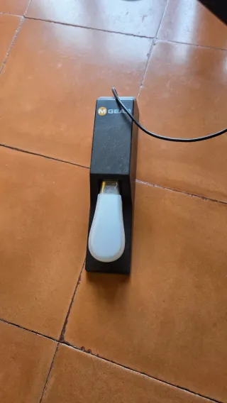 Yamaha PSR E363 Teclado + Soporte y Pedal