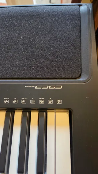 Yamaha PSR E363 Teclado + Soporte y Pedal