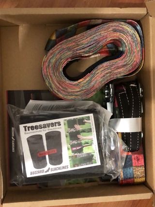 Slackline Buzzard con protectores de árbol