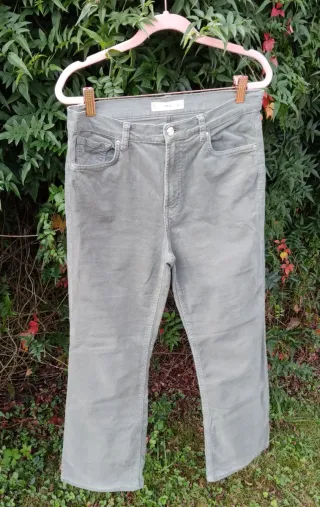 Pantalón de pana finita verde militar claro Mango