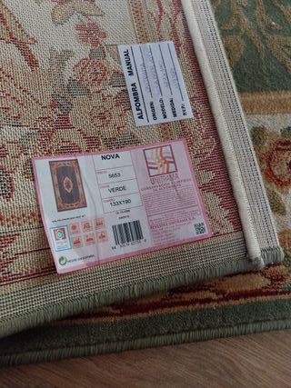 Alfombra estilo clásico floral verde y rojo