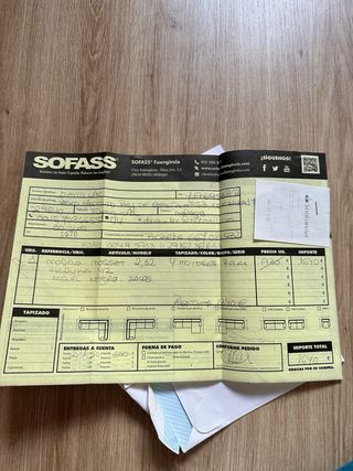 Sofá beige de tela. Eléctrico con 4 motores.