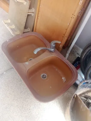 Fregadero doble seno marrón