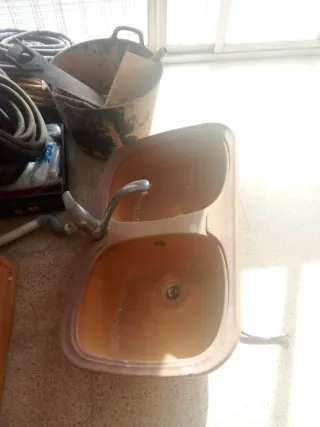 Fregadero doble seno marrón