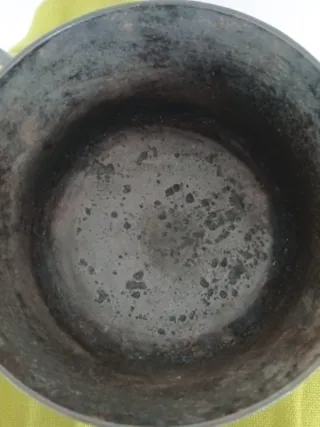 Olla pequeña de hierro forjado