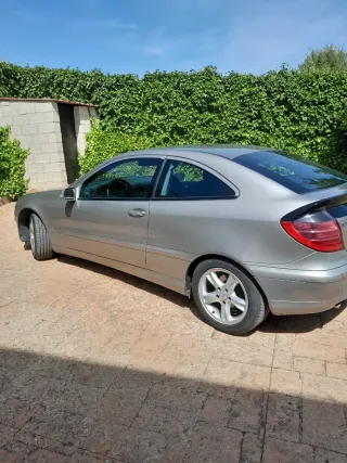 Mercedes-Benz Clase C 2004