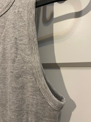 Top Zara Gris sin Mangas Talla M