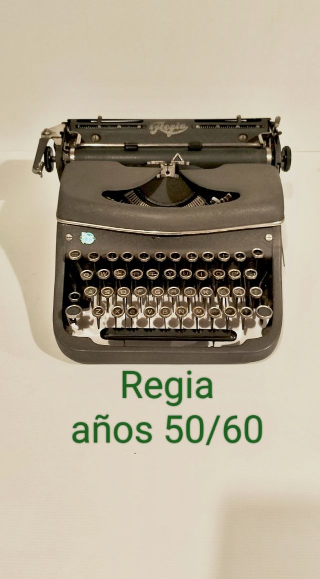Maquina de escribir Regia 