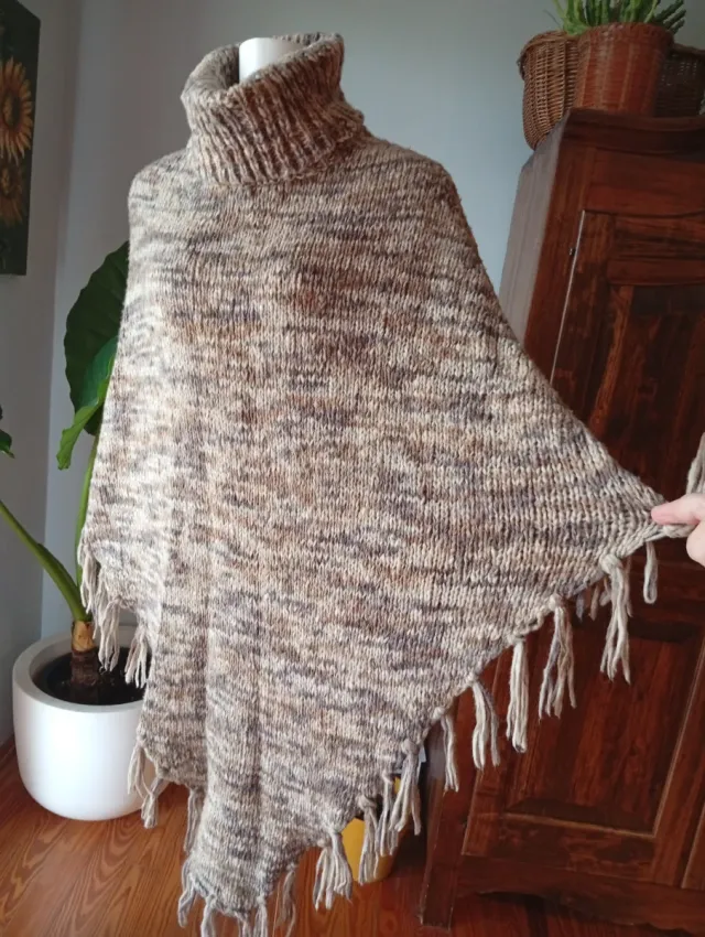 Poncho lana fatto a mano