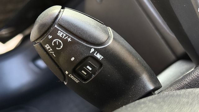 Peugeot 208 1.6 HDi 92CV Allure