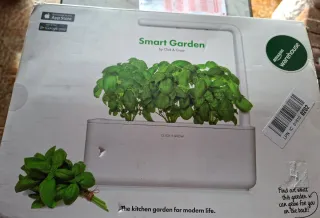 Click & Grow Smart Garden