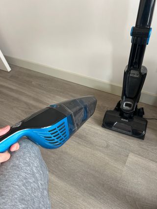 Aspirador Quigg con base y cargador