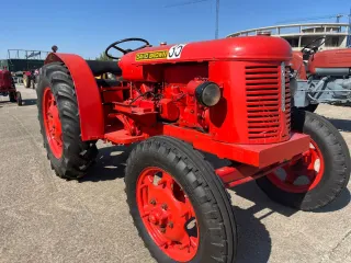 Tractor David Brown Cropmaster Rojo Clásico