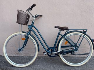 Bicicleta de paseo azul