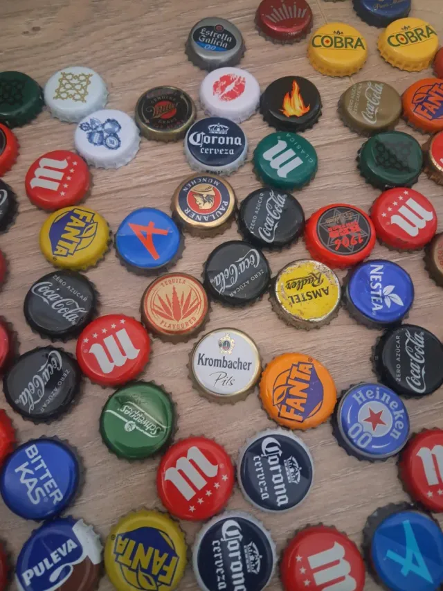 Lote 2 Botes Chapas Bebidas Variadas