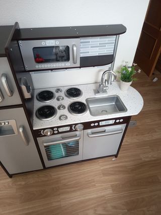 Cocina infantil de juguete