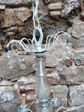 Lámpara de bronce y cristal pintada en blanco